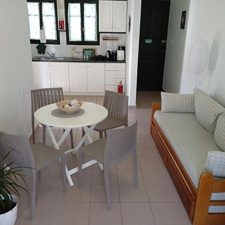 Phoeve Apt-Lovely 1-Br Rental Near The Beach Kalathas Luaran gambar