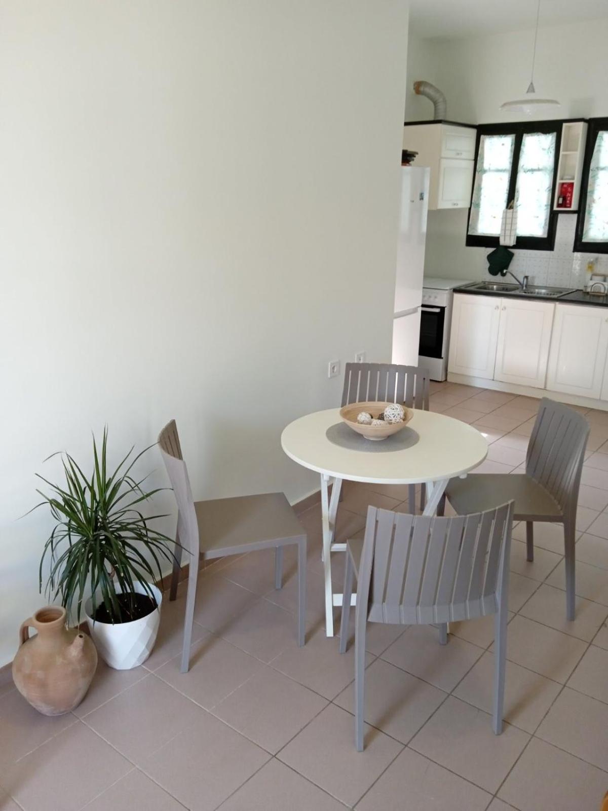 Phoeve Apt-Lovely 1-Br Rental Near The Beach Kalathas Luaran gambar